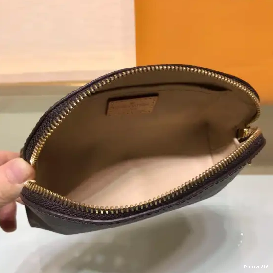 POUCH COSMETIC LOUIS VUITTON 0413